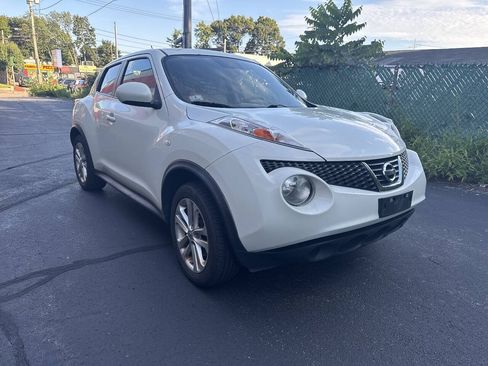 Used 2012 Nissan Juke SV AWD/4WD image 2