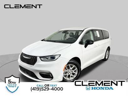 Used 2024 Chrysler Pacifica Touring-L