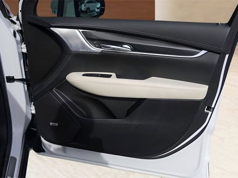 Certified 2023 Cadillac XT6 Sport w/ Technology Package image 32