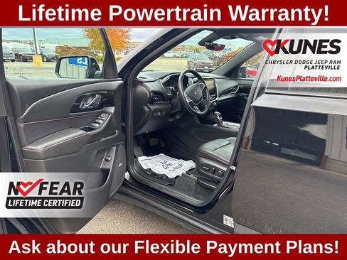 Used 2023 Chevrolet Traverse RS image 20