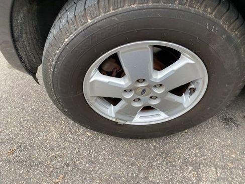 Used 2010 Ford Escape XLT image 12