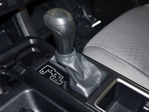 Used 2023 Toyota Tacoma SR AWD/4WD image 21