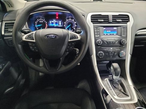 Used 2014 Ford Fusion SE FWD image 22
