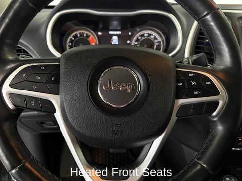 Used 2018 Jeep Cherokee Trailhawk AWD/4WD image 15