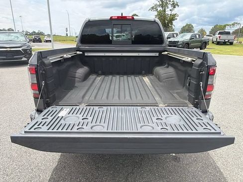 Used 2022 Nissan Frontier Pro-X RWD image 17
