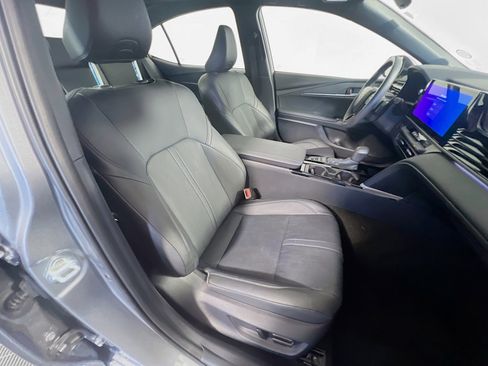 Used 2025 Toyota Camry XSE image 31