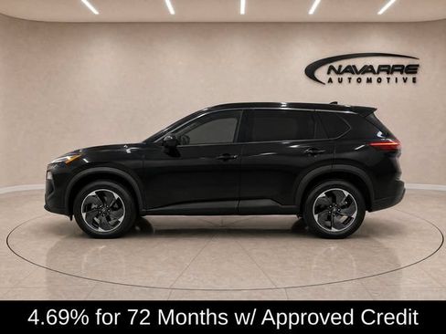 Used 2024 Nissan Rogue SV FWD image 4