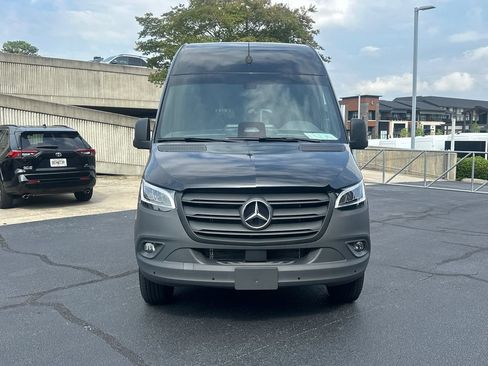 Used 2025 Mercedes-Benz Sprinter 2500 image 2