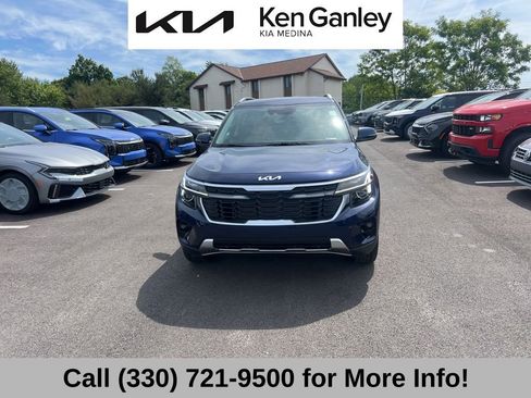 Certified 2024 Kia Seltos EX FWD image 3