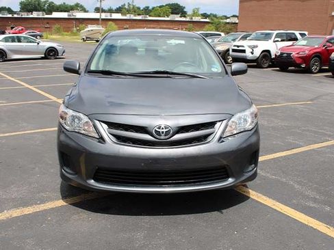 Used 2012 Toyota Corolla LE FWD image 3