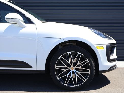Certified 2026 Porsche Macan AWD/4WD image 13