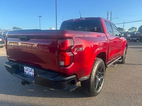 Used 2024 Chevrolet Colorado Z71 w/ Z71 Convenience Package 2 AWD/4WD image 8
