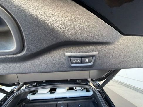 Certified 2025 BMW X5 sDrive40i w/ Premium Package image 31