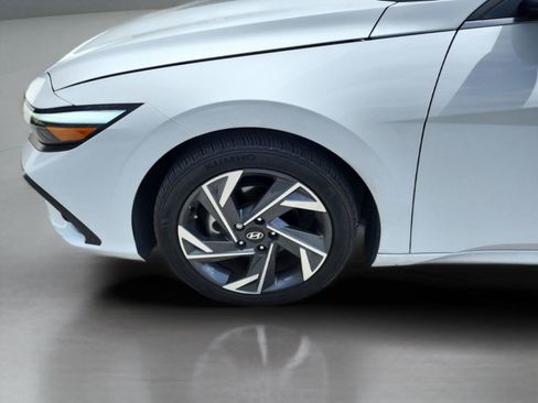 Certified 2024 Hyundai Elantra SEL w/ Convenience Package image 26