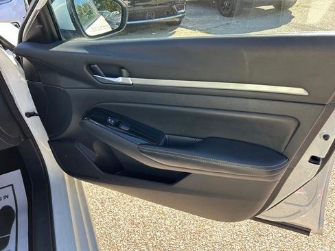 Used 2023 Nissan Altima 2.5 SV image 30
