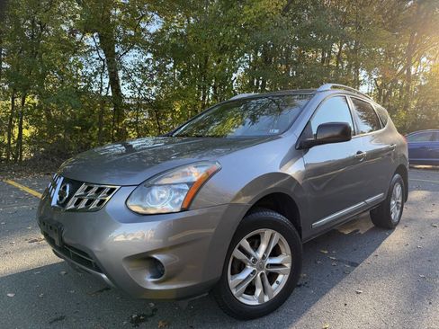 Used 2015 Nissan Rogue S w/ Convenience Package image 1