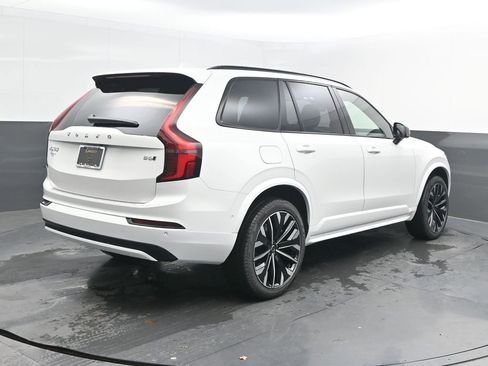 New 2026 Volvo XC90 B6 Ultra w/ Lounge Package image 7