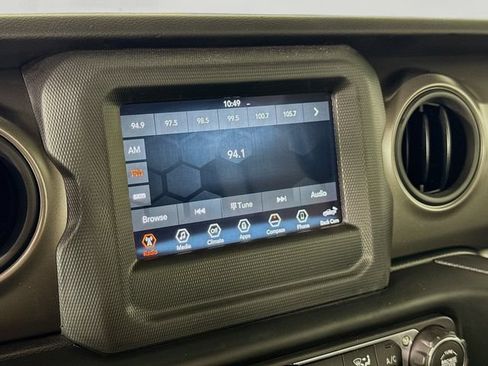 Used 2022 Jeep Gladiator Sport AWD/4WD image 18
