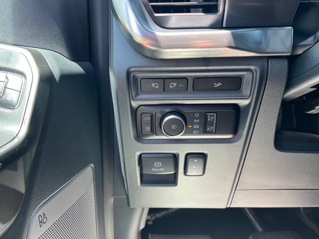 Used 2023 Ford F150 Lariat AWD/4WD image 28