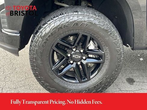 Used 2020 Chevrolet Silverado 1500 LT Trail Boss w/ Midnight Edition AWD/4WD image 12