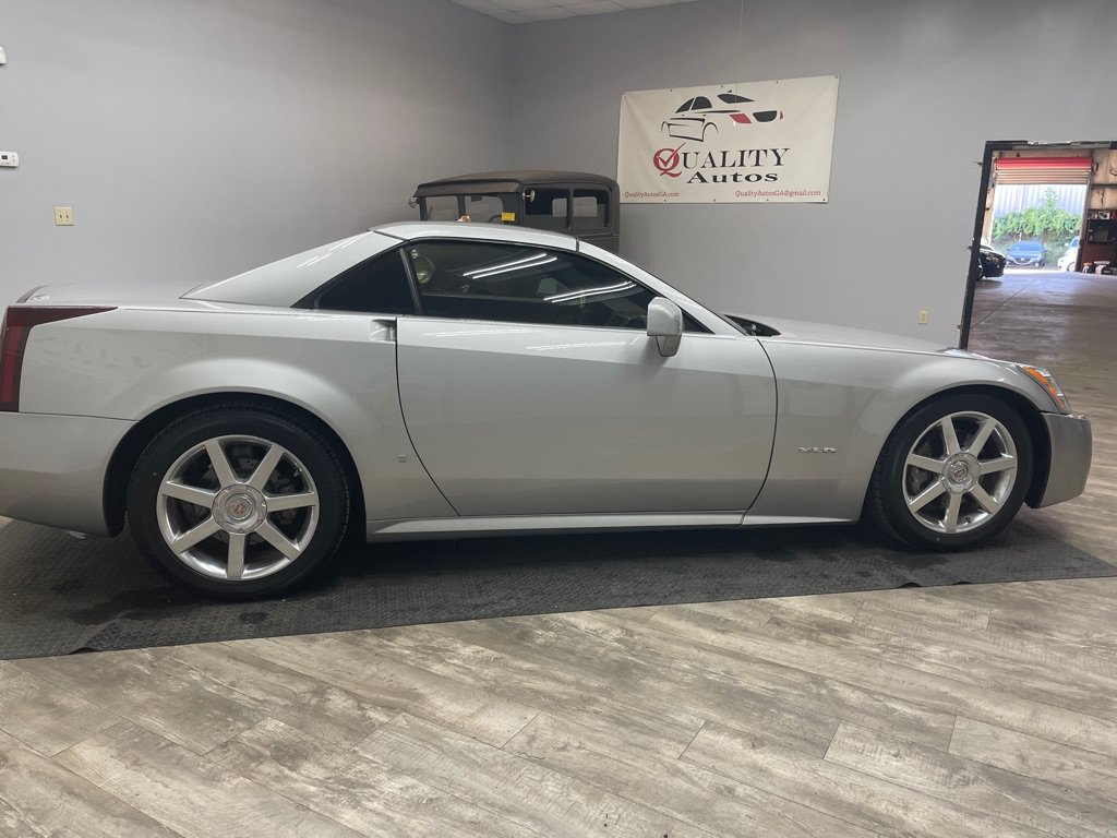 Used 2006 Cadillac XLR RWD image 15