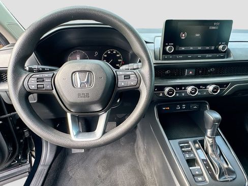 Used 2025 Honda CR-V EX image 10