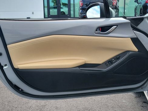 Used 2025 MAZDA MX-5 Miata Grand Touring RWD image 13