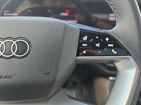 Used 2025 Audi Q5 Premium w/ Convenience Package AWD/4WD image 21