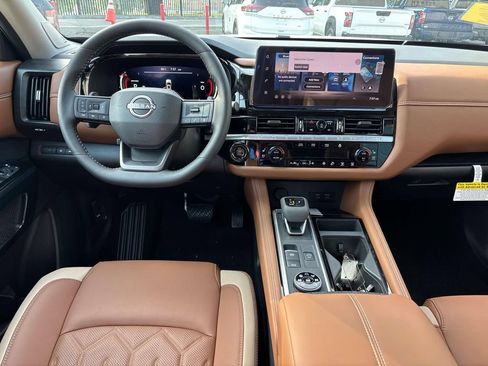 New 2026 Nissan Pathfinder Platinum AWD/4WD image 4