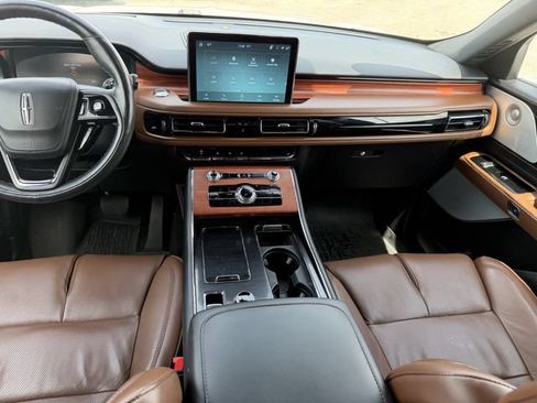 Used 2023 Lincoln Aviator Reserve w/ Equipment Group 201A AWD/4WD image 17