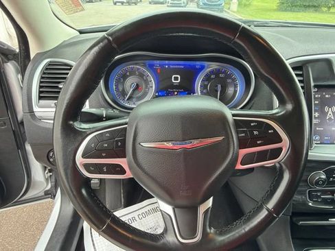 Used 2021 Chrysler 300 Touring L AWD/4WD image 15