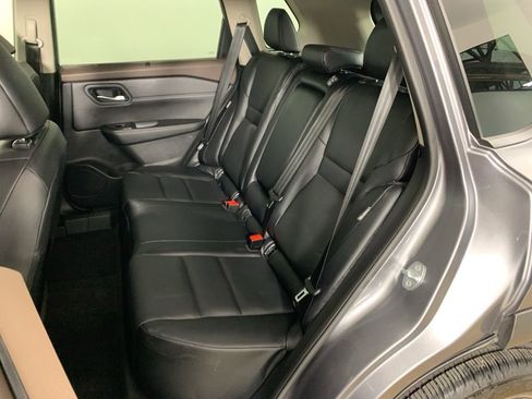 Used 2023 Nissan Rogue SV w/ SV Premium B Package image 32