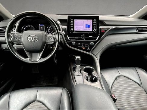 Used 2021 Toyota Camry SE FWD image 8