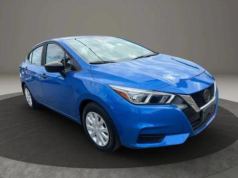 Used 2020 Nissan Versa S FWD image 3
