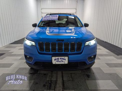 Used 2022 Jeep Cherokee Latitude w/ Sun & Sound Group AWD/4WD image 6