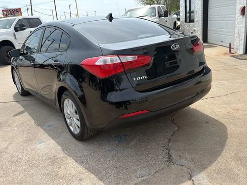 Used 2014 Kia Forte LX w/ Popular Package image 2