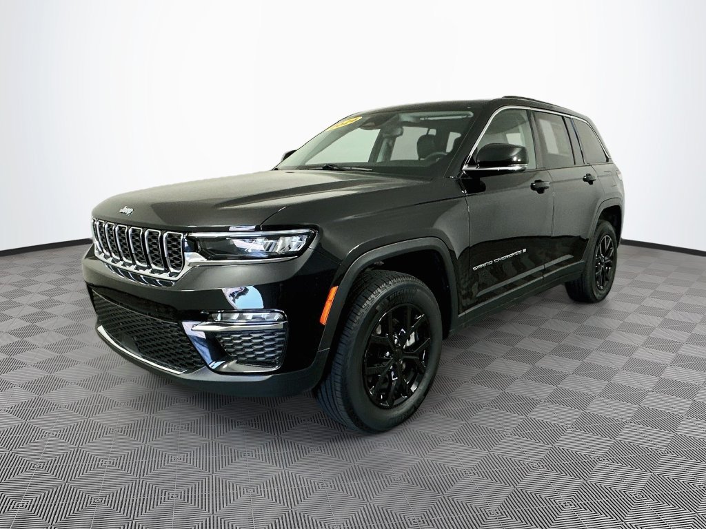 Certified 2024 Jeep Grand Cherokee Limited w/ Trailer Tow Package AWD/4WD image 6