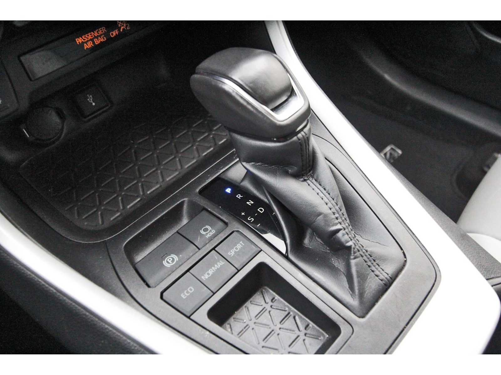 Used 2022 Toyota RAV4 XLE Premium FWD image 26