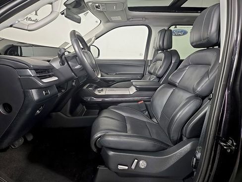 Used 2025 Lincoln Navigator Reserve AWD/4WD image 15