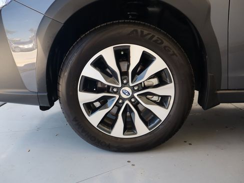 Used 2025 Subaru Outback Touring w/ Popular Package #2 image 11