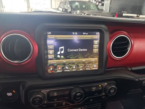 Used 2022 Jeep Gladiator Rubicon AWD/4WD image 19