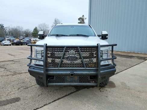 Used 2018 Ford F350 Lariat w/ Lariat Ultimate Package image 2