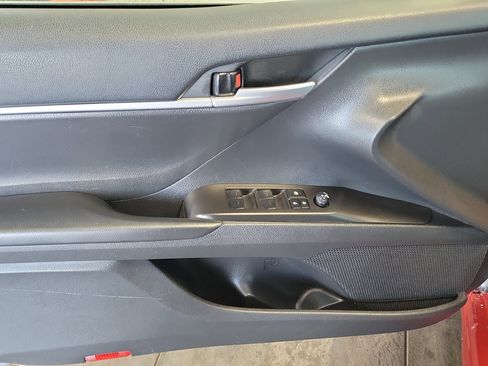 Certified 2023 Toyota Camry SE image 18