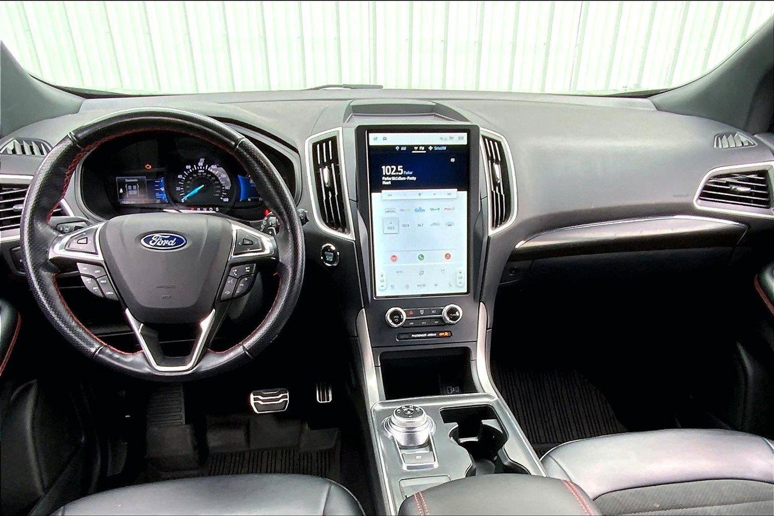 Used 2022 Ford Edge ST-Line w/ Class II Trailer Tow Package AWD/4WD image 13