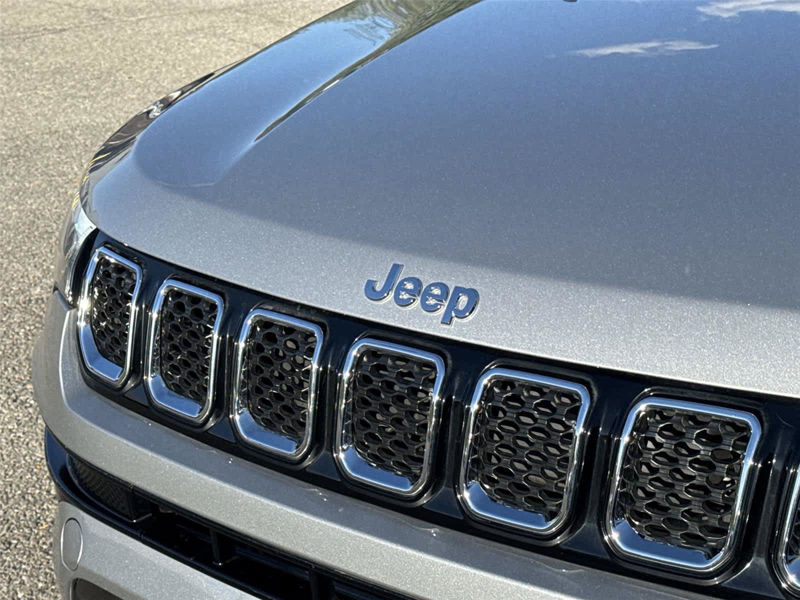 Used 2023 Jeep Compass Limited w/ Elite Group AWD/4WD image 9