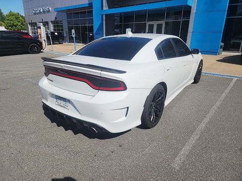 Used 2018 Dodge Charger R/T RWD image 4