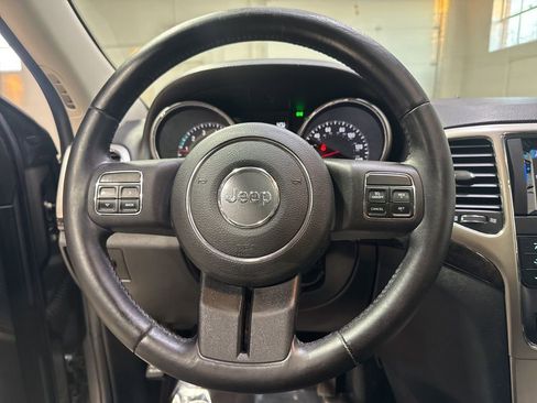 Used 2012 Jeep Grand Cherokee Laredo w/ Laredo E Group image 11