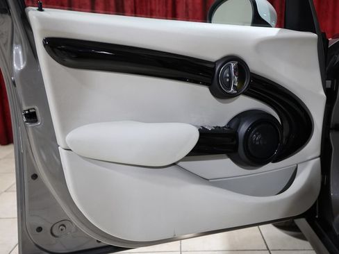 Used 2018 MINI Cooper S FWD image 11