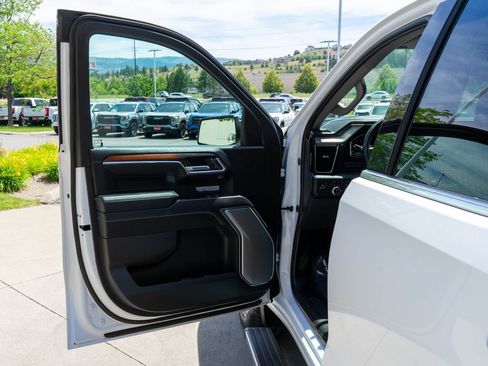 Used 2025 GMC Sierra 1500 Denali w/ Denali Reserve Package AWD/4WD image 18