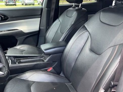 Used 2023 Jeep Compass Limited image 21